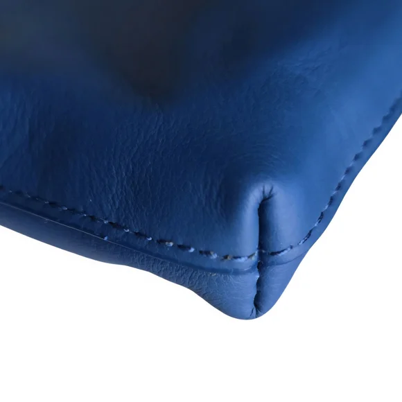 Bottega Veneta Intrecciato Leather Messenger Bag With COA Authentication - Picture 5 of 16